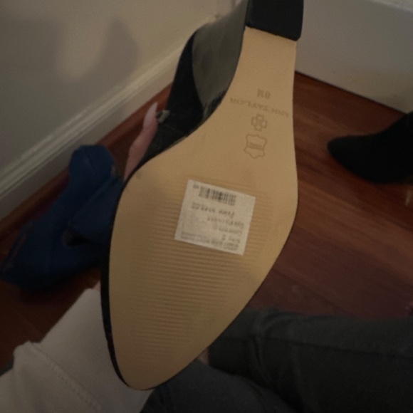 Ann Taylor bootie - Picture 3 of 3